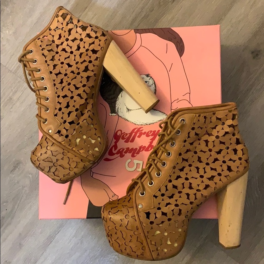 Jeffrey Campbell Lita in “Daisy”